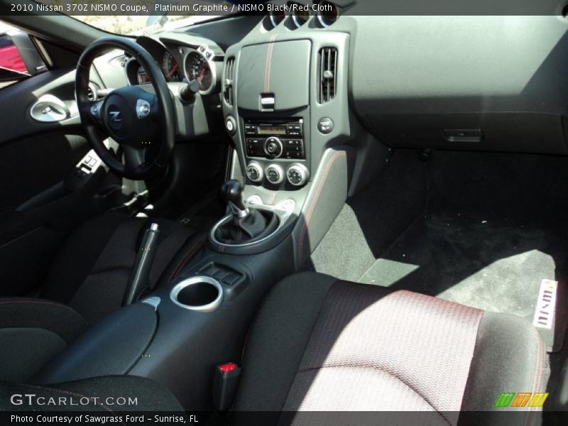 Dashboard of 2010 370Z NISMO Coupe