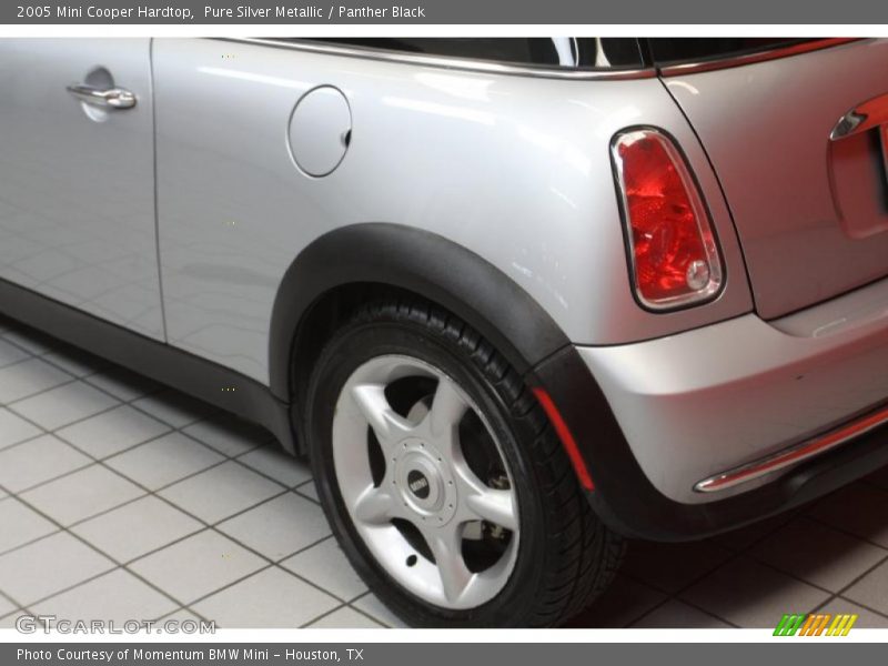 Pure Silver Metallic / Panther Black 2005 Mini Cooper Hardtop
