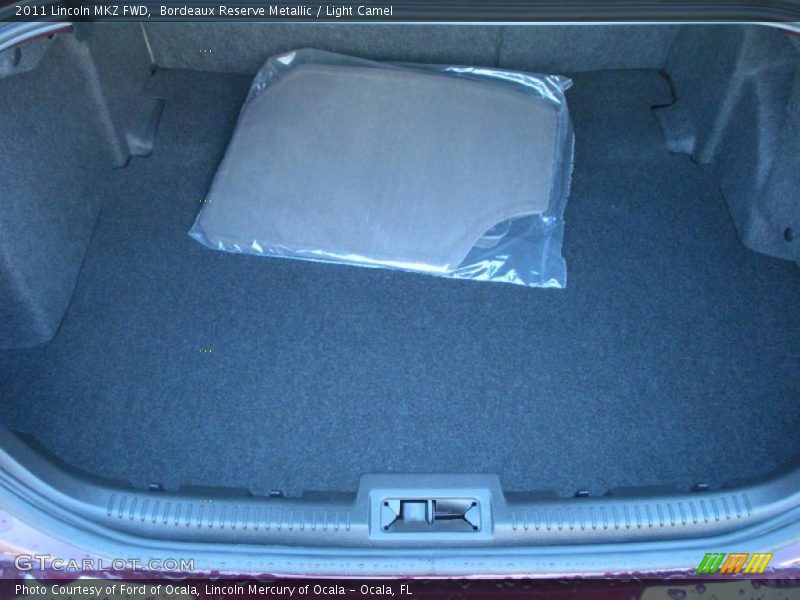 Bordeaux Reserve Metallic / Light Camel 2011 Lincoln MKZ FWD