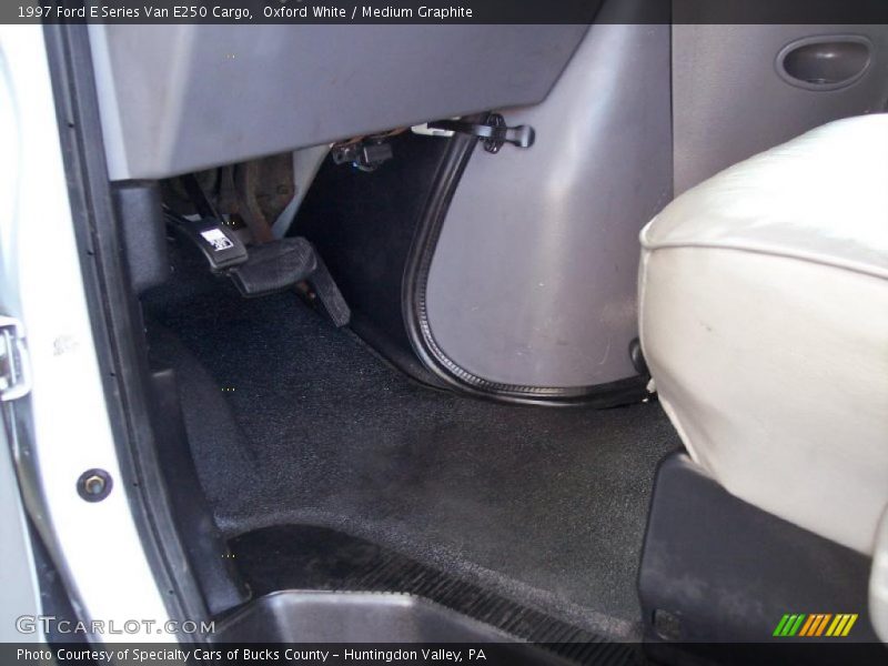 Oxford White / Medium Graphite 1997 Ford E Series Van E250 Cargo