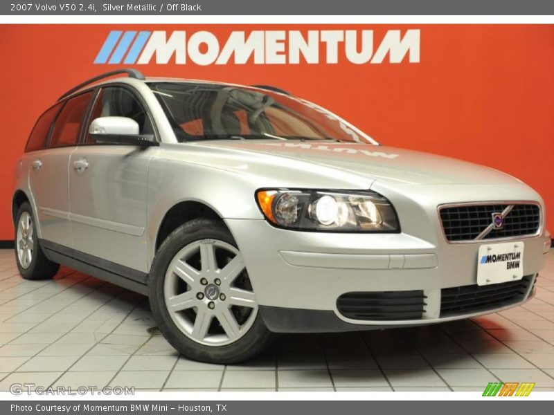 Silver Metallic / Off Black 2007 Volvo V50 2.4i