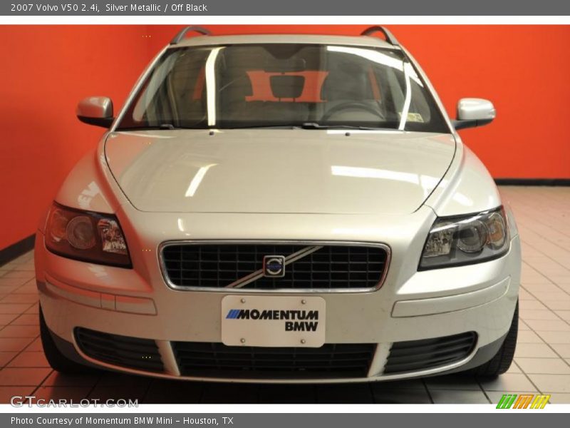 Silver Metallic / Off Black 2007 Volvo V50 2.4i