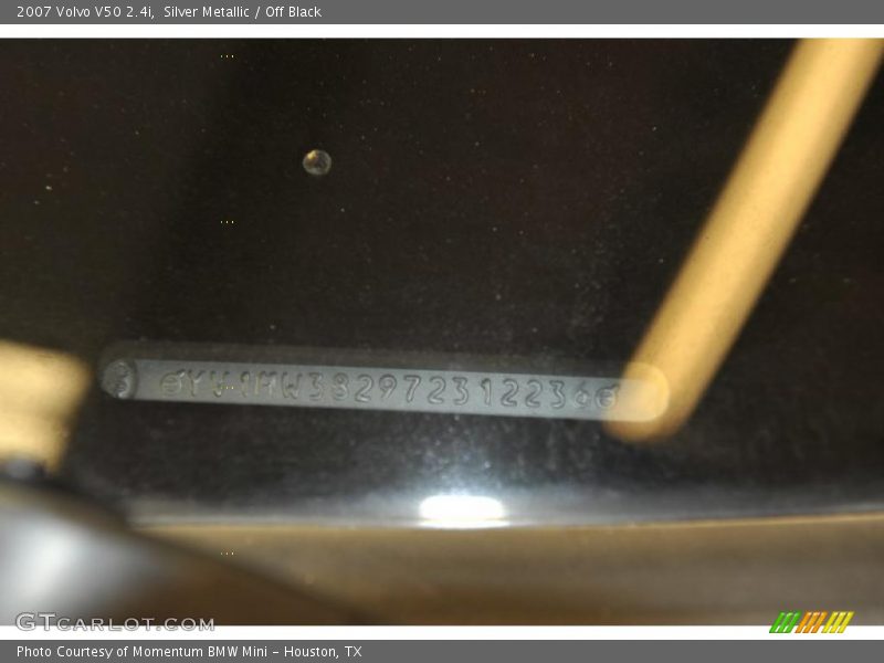Silver Metallic / Off Black 2007 Volvo V50 2.4i