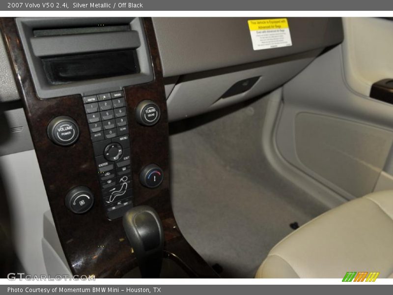 Silver Metallic / Off Black 2007 Volvo V50 2.4i