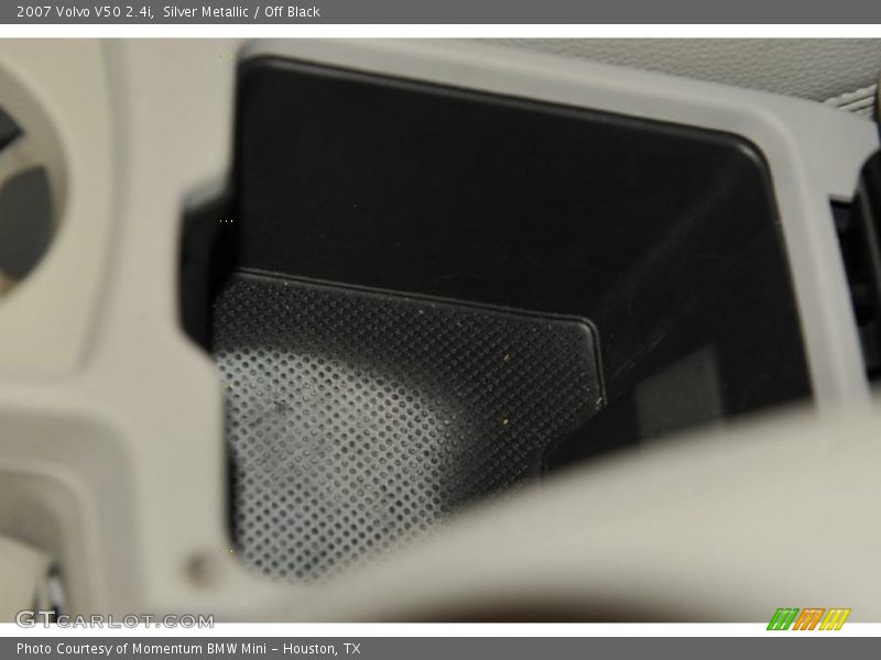 Silver Metallic / Off Black 2007 Volvo V50 2.4i