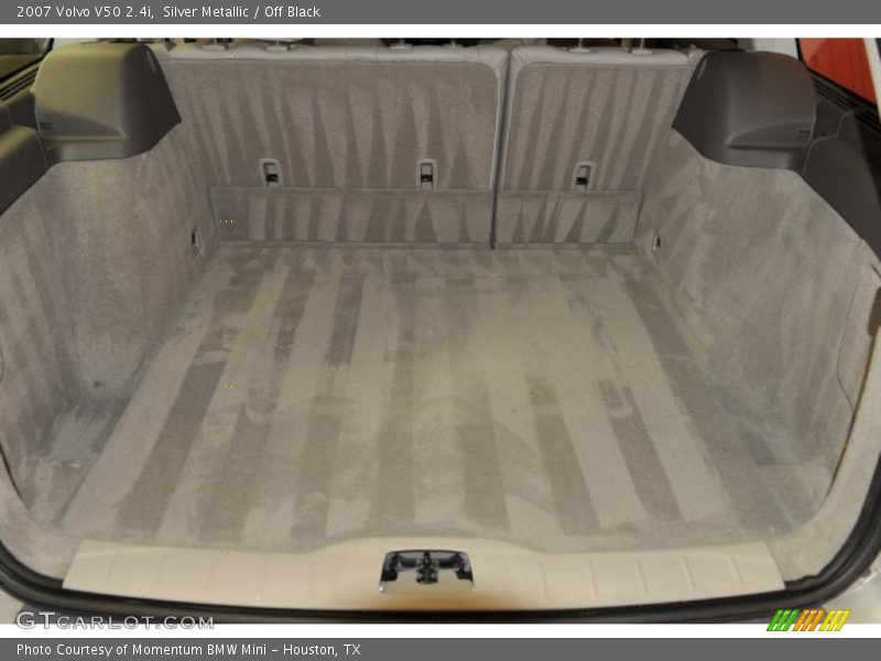  2007 V50 2.4i Trunk