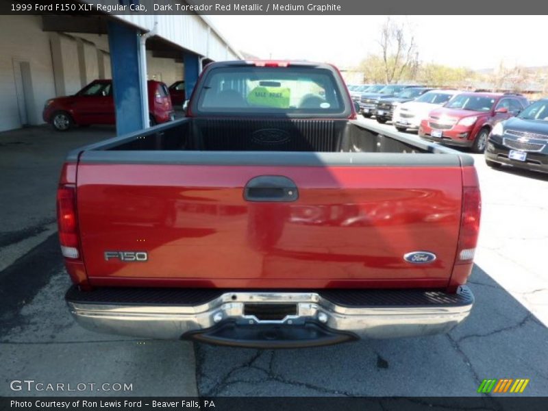 Dark Toreador Red Metallic / Medium Graphite 1999 Ford F150 XLT Regular Cab