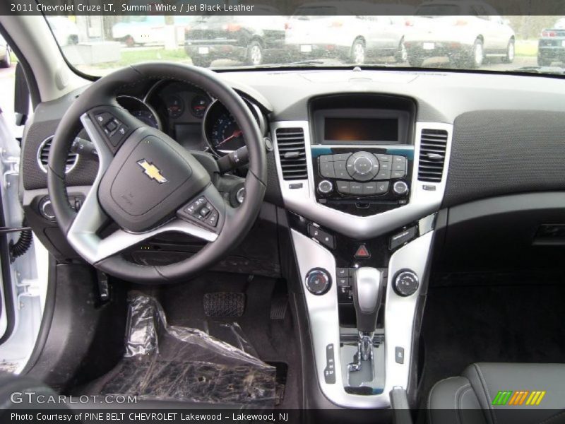 Summit White / Jet Black Leather 2011 Chevrolet Cruze LT