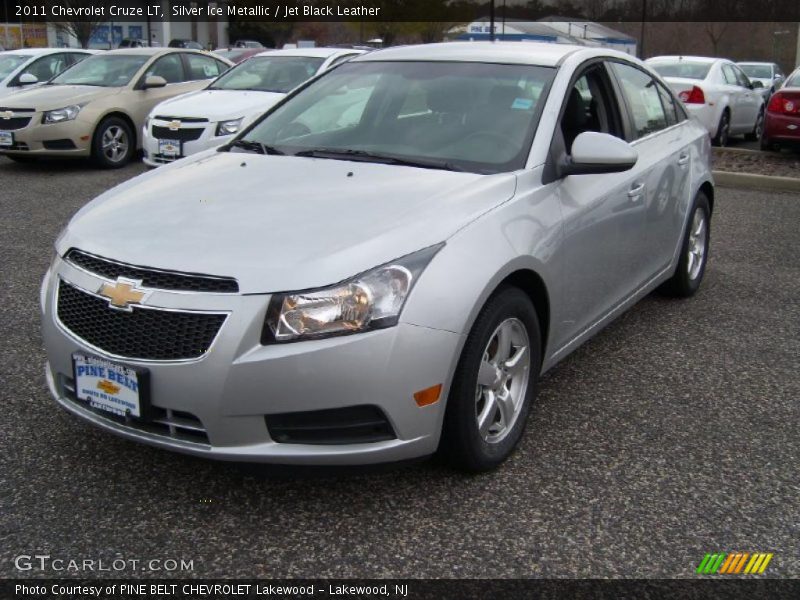 Front 3/4 View of 2011 Cruze LT