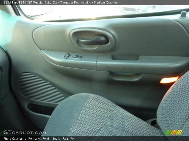 Dark Toreador Red Metallic / Medium Graphite 1999 Ford F150 XLT Regular Cab