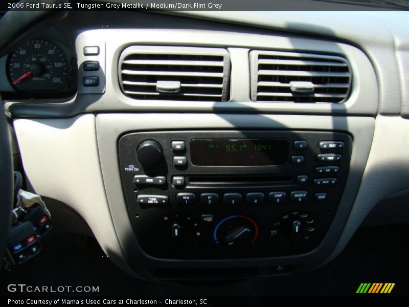 Tungsten Grey Metallic / Medium/Dark Flint Grey 2006 Ford Taurus SE