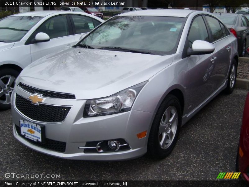 Front 3/4 View of 2011 Cruze LT/RS