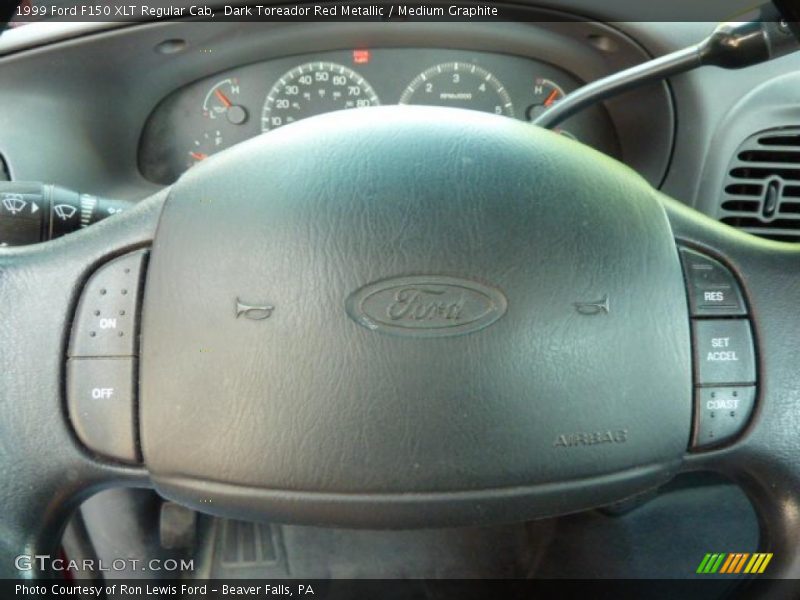 Dark Toreador Red Metallic / Medium Graphite 1999 Ford F150 XLT Regular Cab