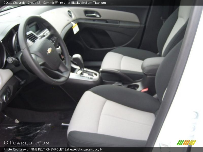 Summit White / Jet Black/Medium Titanium 2011 Chevrolet Cruze LS