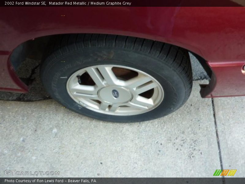 Matador Red Metallic / Medium Graphite Grey 2002 Ford Windstar SE