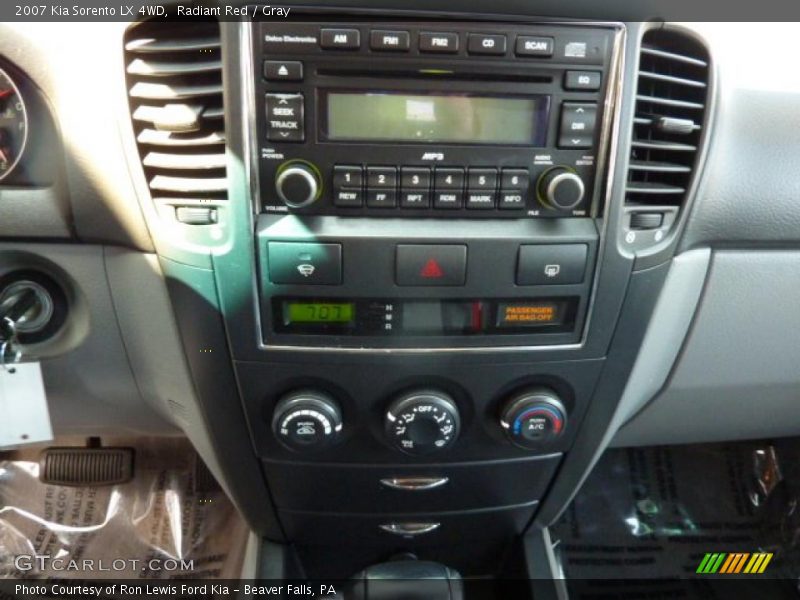 Radiant Red / Gray 2007 Kia Sorento LX 4WD
