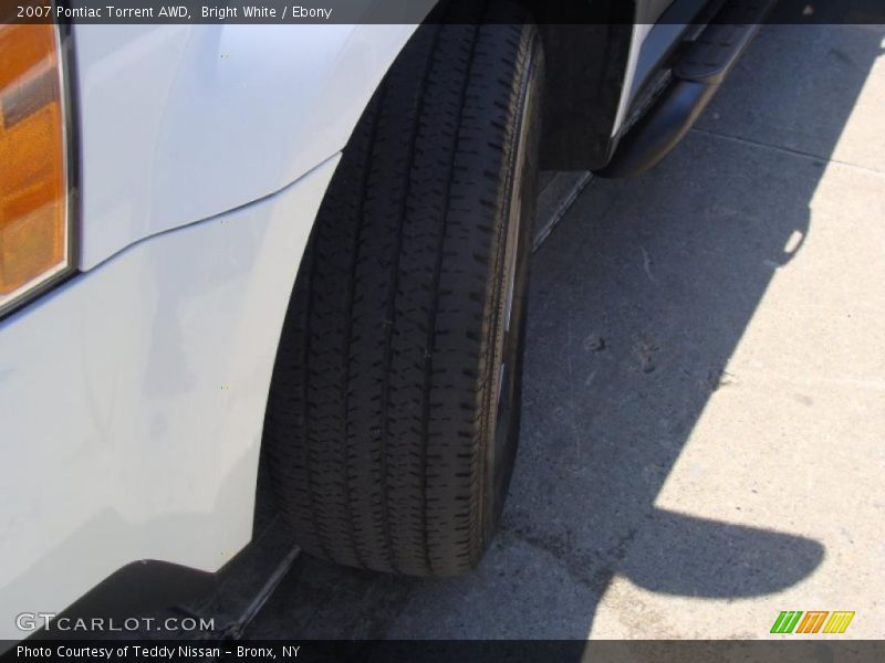 Bright White / Ebony 2007 Pontiac Torrent AWD
