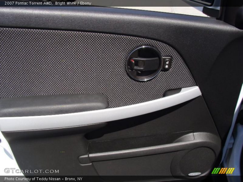 Bright White / Ebony 2007 Pontiac Torrent AWD