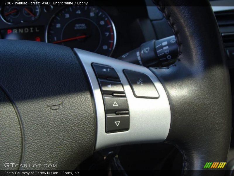 Bright White / Ebony 2007 Pontiac Torrent AWD
