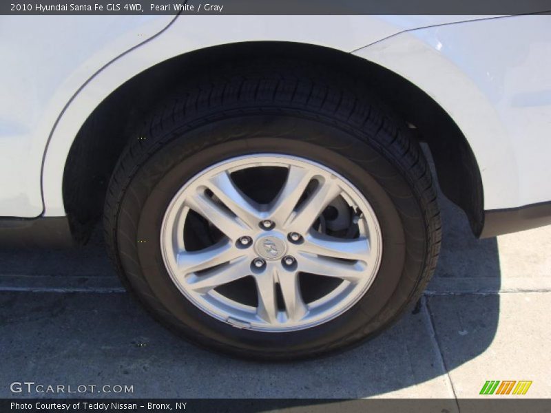 Pearl White / Gray 2010 Hyundai Santa Fe GLS 4WD