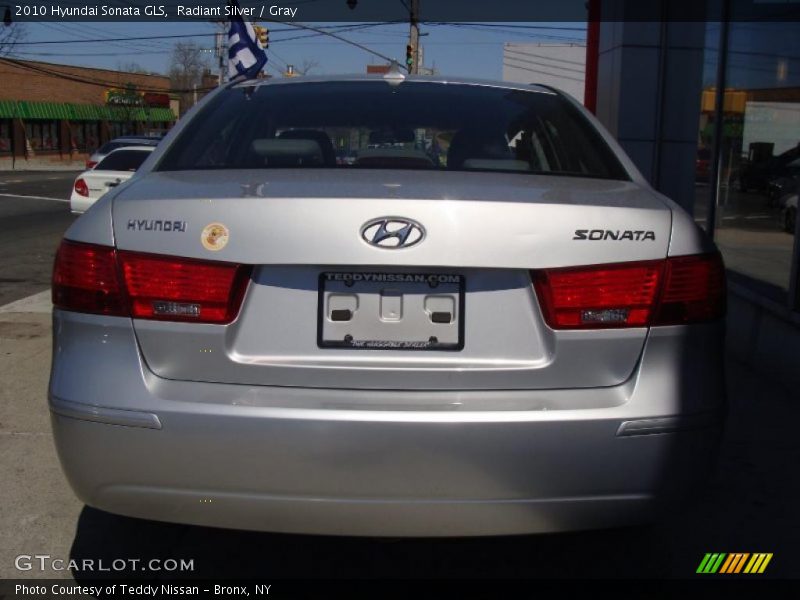 Radiant Silver / Gray 2010 Hyundai Sonata GLS