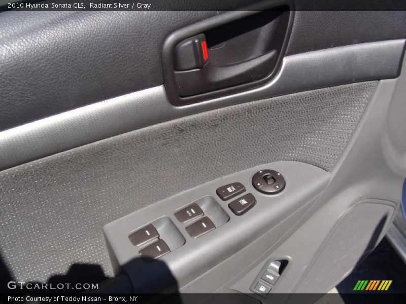 Radiant Silver / Gray 2010 Hyundai Sonata GLS