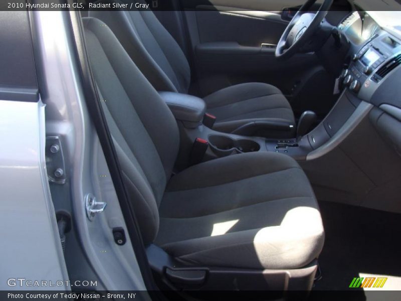 Radiant Silver / Gray 2010 Hyundai Sonata GLS