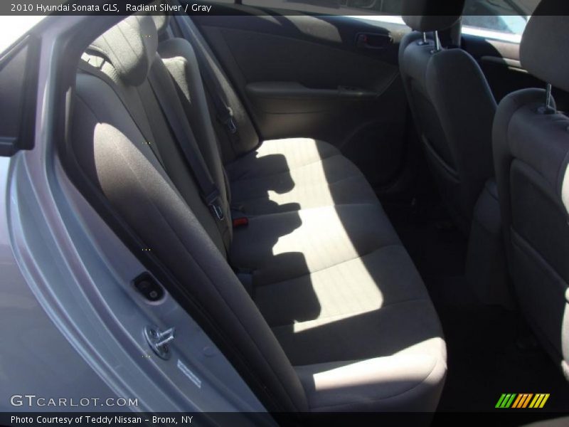 Radiant Silver / Gray 2010 Hyundai Sonata GLS