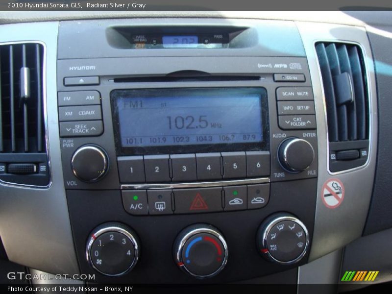 Radiant Silver / Gray 2010 Hyundai Sonata GLS