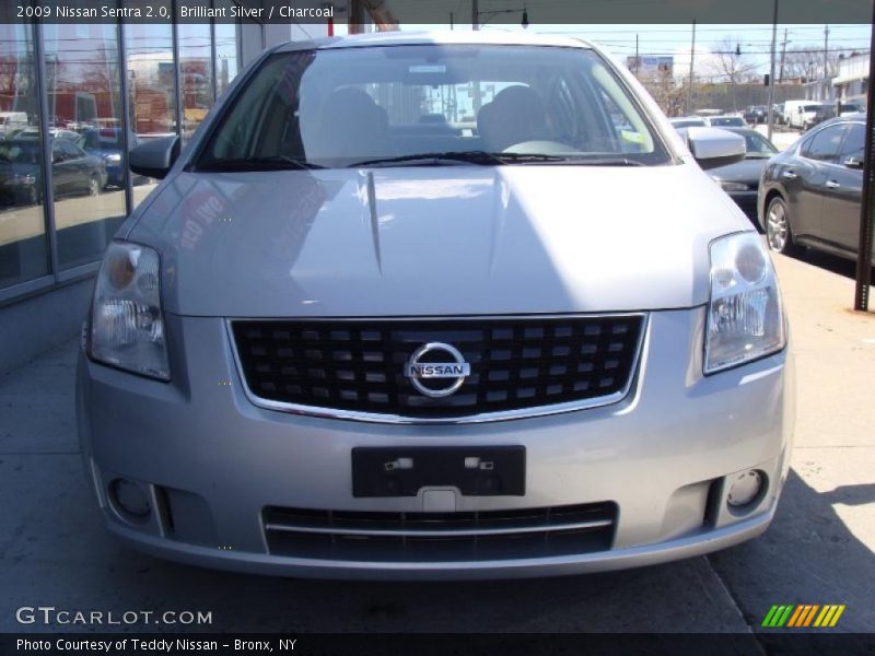 Brilliant Silver / Charcoal 2009 Nissan Sentra 2.0