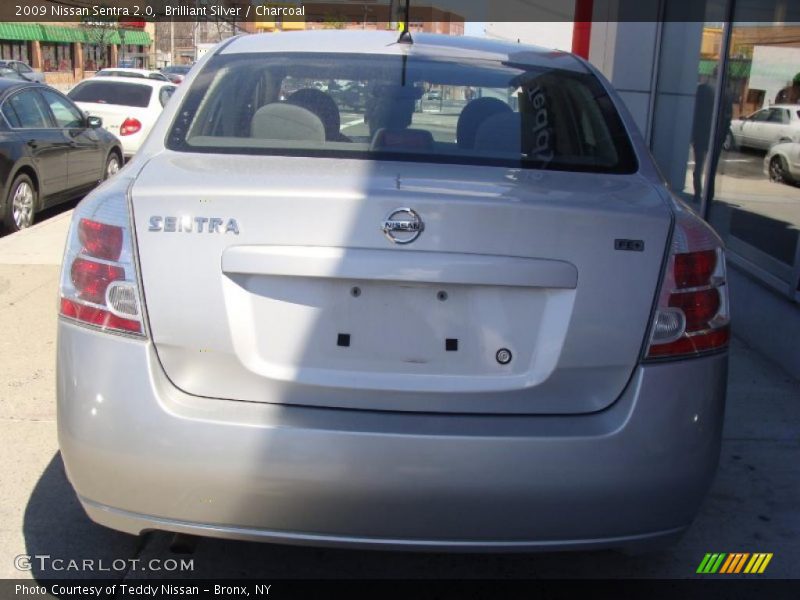 Brilliant Silver / Charcoal 2009 Nissan Sentra 2.0