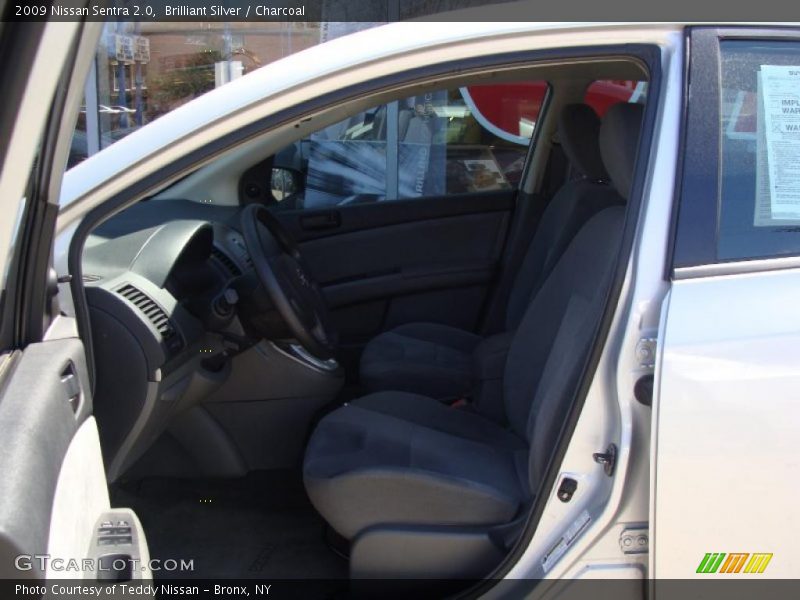 Brilliant Silver / Charcoal 2009 Nissan Sentra 2.0