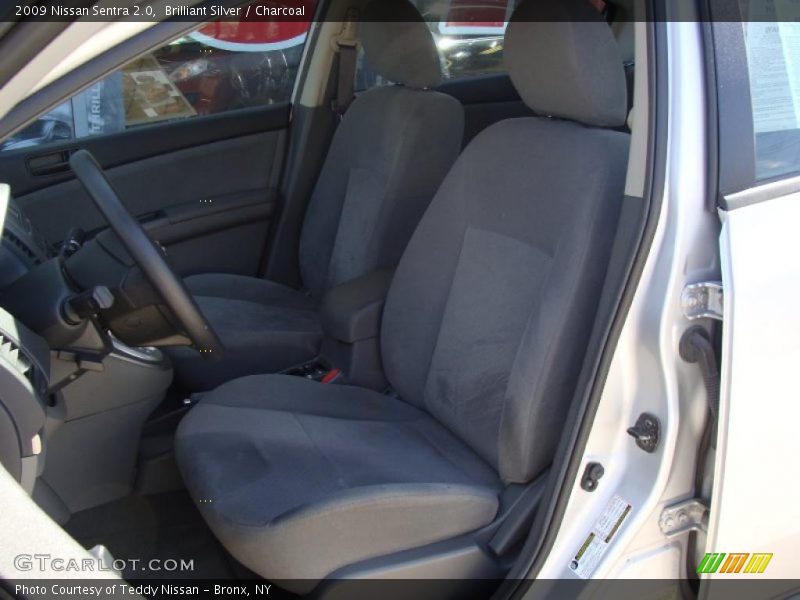 Brilliant Silver / Charcoal 2009 Nissan Sentra 2.0