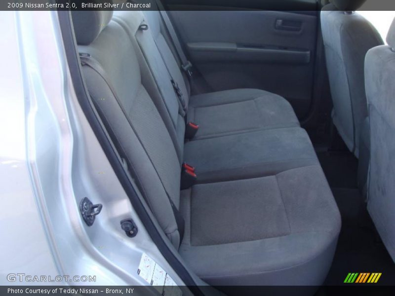 Brilliant Silver / Charcoal 2009 Nissan Sentra 2.0