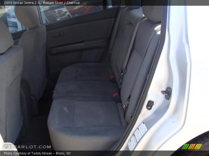 Brilliant Silver / Charcoal 2009 Nissan Sentra 2.0