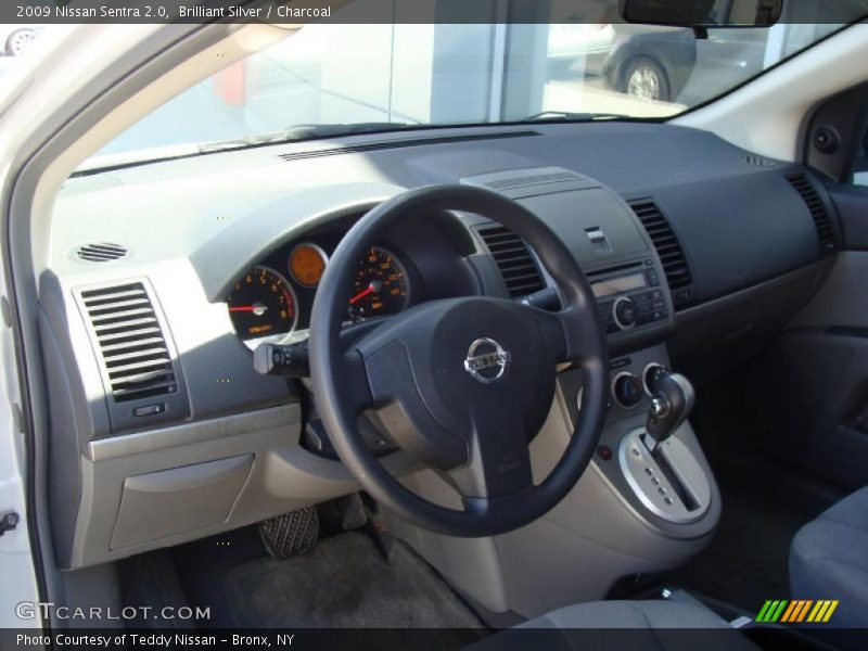 Brilliant Silver / Charcoal 2009 Nissan Sentra 2.0