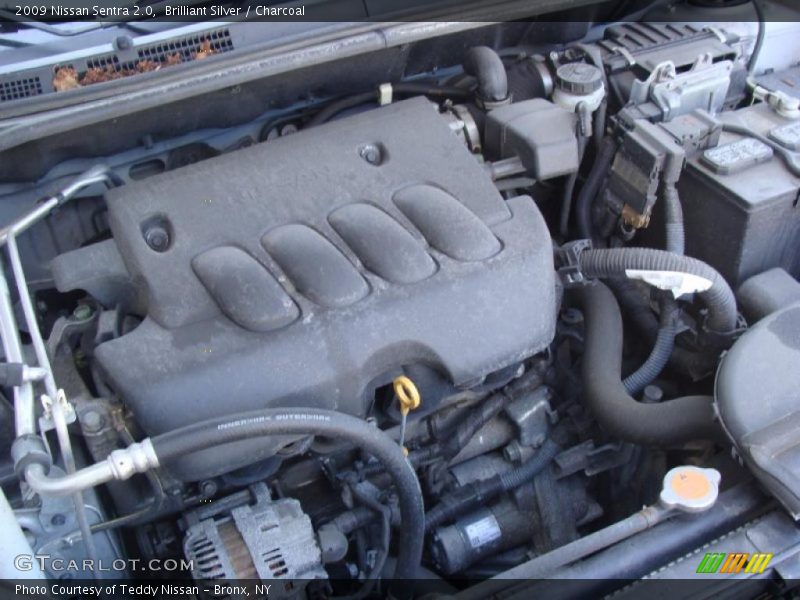 Brilliant Silver / Charcoal 2009 Nissan Sentra 2.0