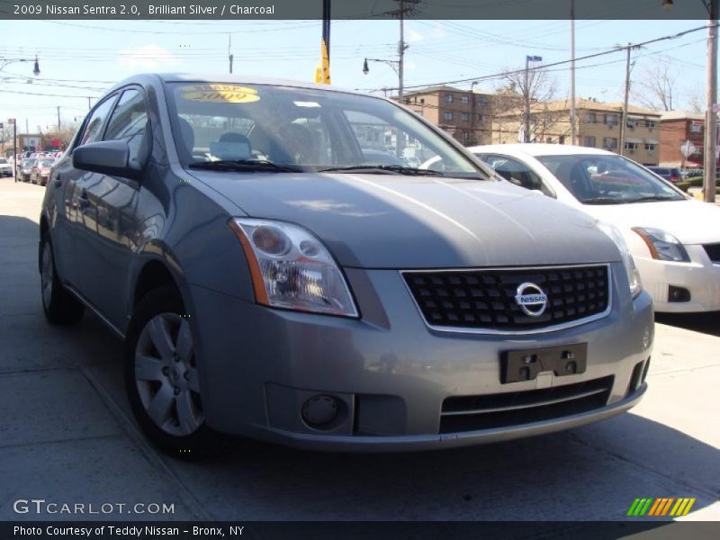 Brilliant Silver / Charcoal 2009 Nissan Sentra 2.0