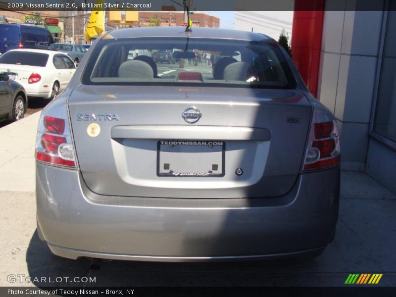 Brilliant Silver / Charcoal 2009 Nissan Sentra 2.0