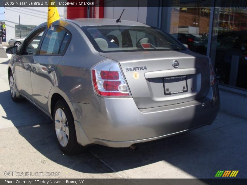 Brilliant Silver / Charcoal 2009 Nissan Sentra 2.0