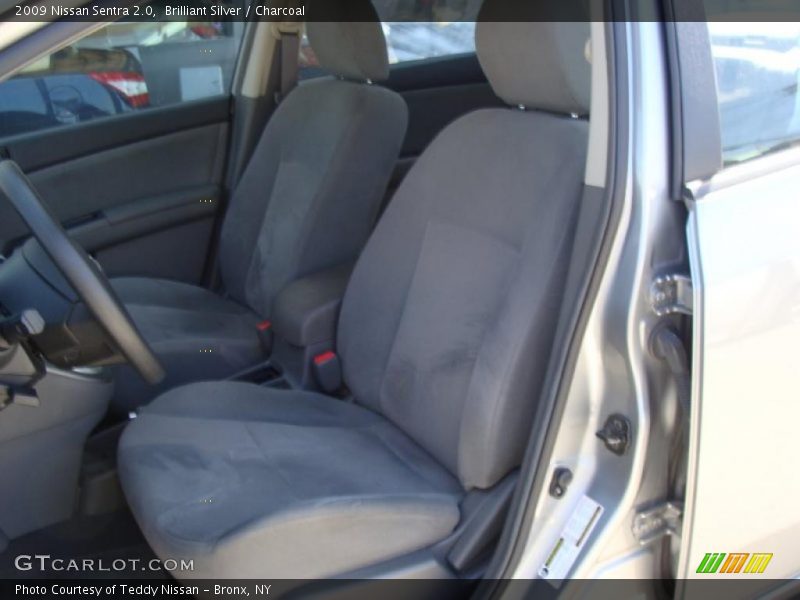 Brilliant Silver / Charcoal 2009 Nissan Sentra 2.0