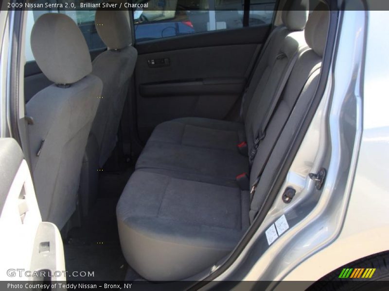 Brilliant Silver / Charcoal 2009 Nissan Sentra 2.0