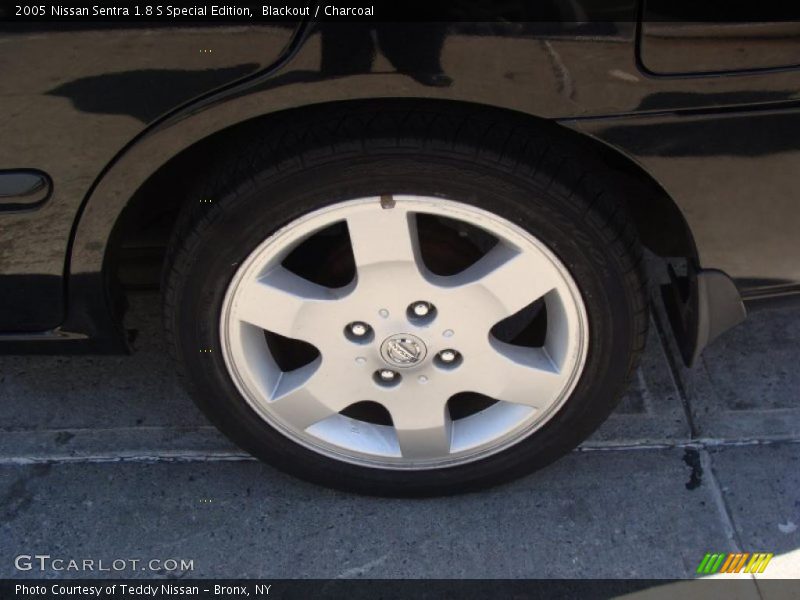 Blackout / Charcoal 2005 Nissan Sentra 1.8 S Special Edition