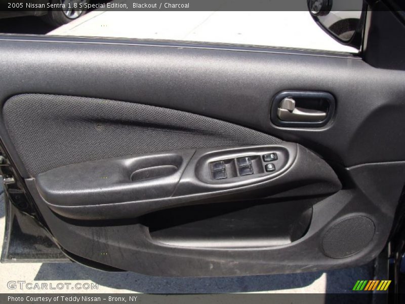 Blackout / Charcoal 2005 Nissan Sentra 1.8 S Special Edition