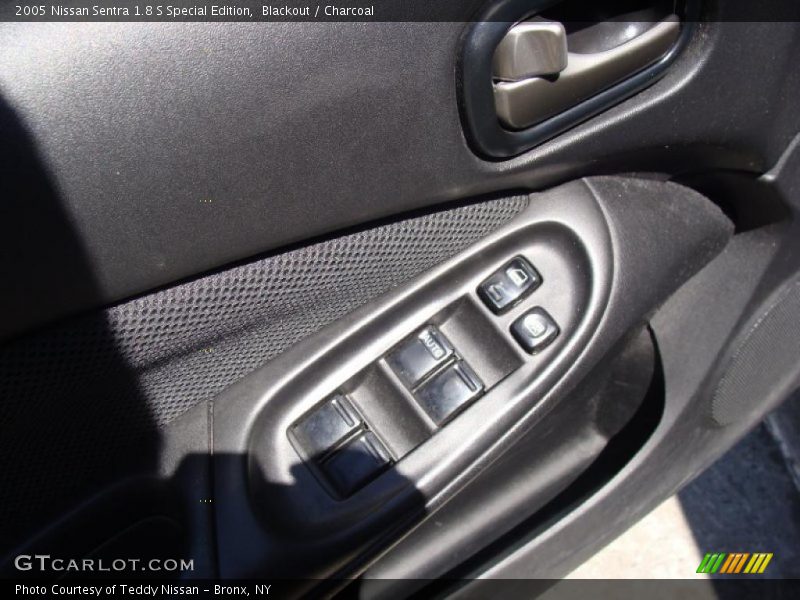 Blackout / Charcoal 2005 Nissan Sentra 1.8 S Special Edition