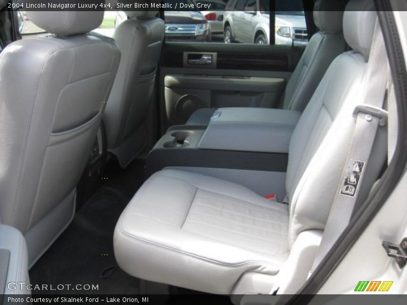 Silver Birch Metallic / Dove Grey 2004 Lincoln Navigator Luxury 4x4