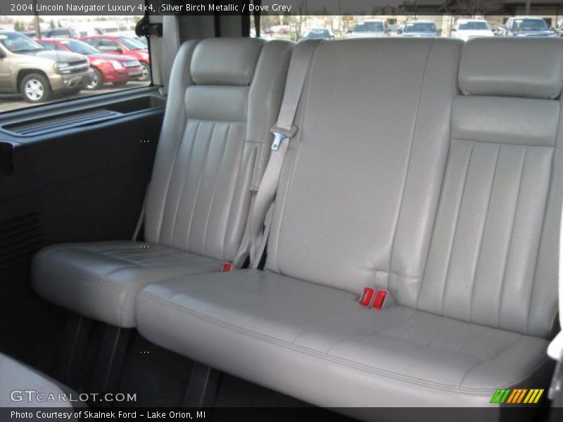 Silver Birch Metallic / Dove Grey 2004 Lincoln Navigator Luxury 4x4