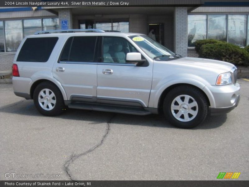 Silver Birch Metallic / Dove Grey 2004 Lincoln Navigator Luxury 4x4