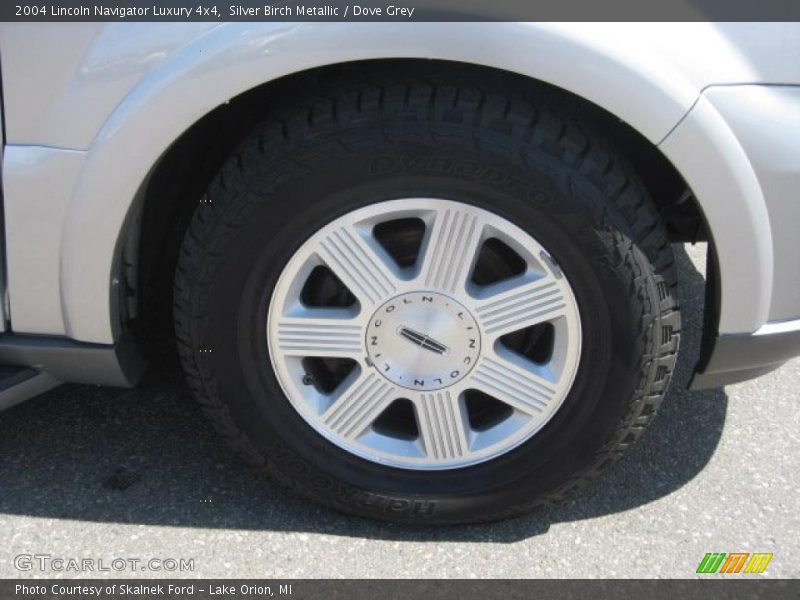 Silver Birch Metallic / Dove Grey 2004 Lincoln Navigator Luxury 4x4