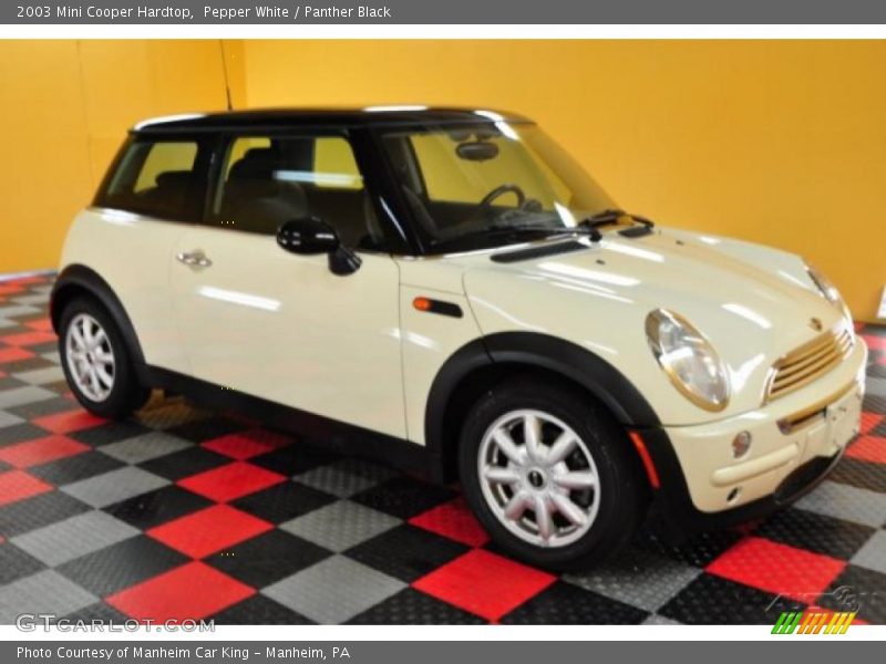 Pepper White / Panther Black 2003 Mini Cooper Hardtop